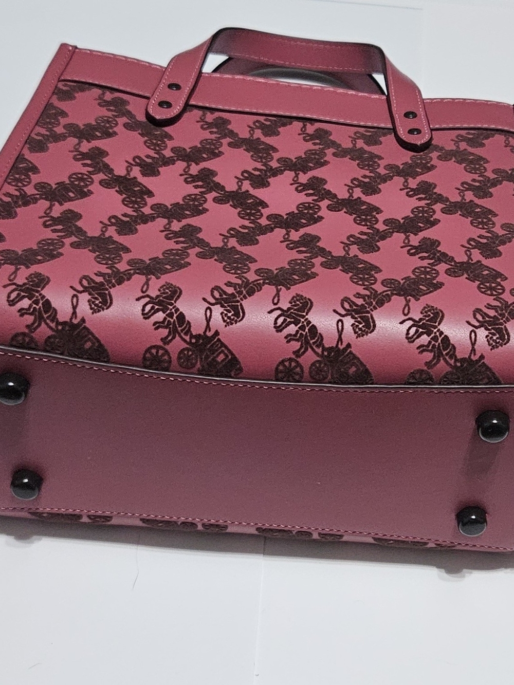 Coach Field Tote Bag 22 With Velvet Horse And Carriage in Rouge CD750 - Picture 9 of 16